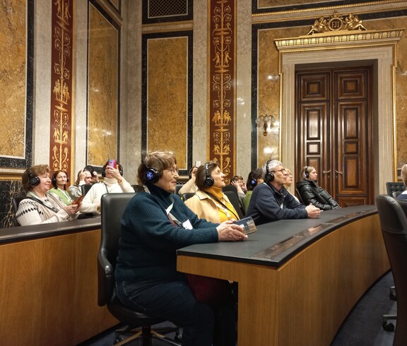 Offenes Café - Ausflug ins Parlament (C) STA
